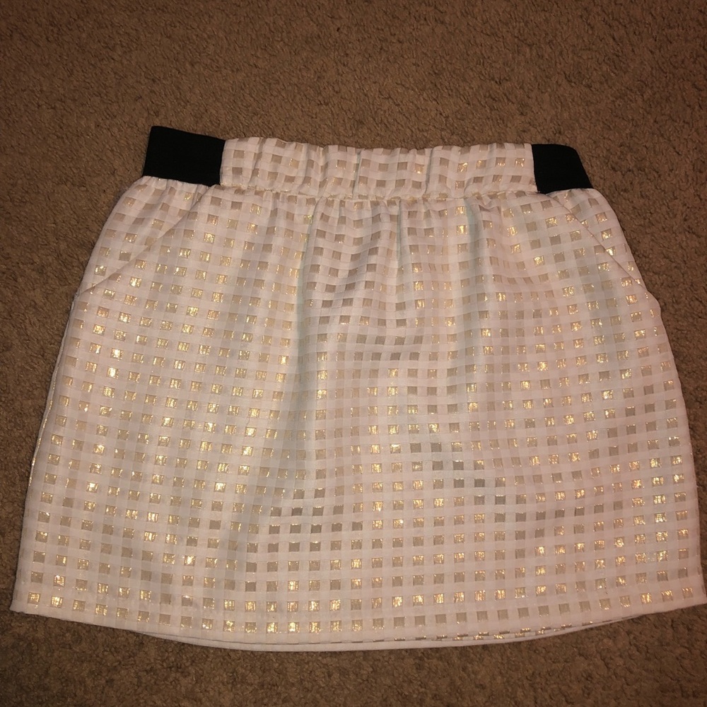 BCX mini skirt white & gold checkers with pockets in XL